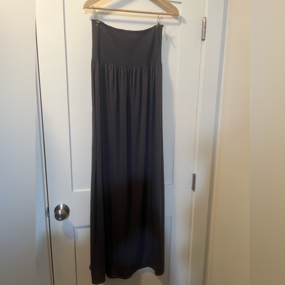 NWOT- Strapless Smocked Dress
